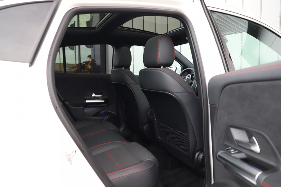 Mercedes-Benz GLA 250e AMG | 218PK | Pano | Sfeerverlichting | ACC | Widescreen | Stuurwielverw. | Trekhaak | Stoelverw. | 2025.