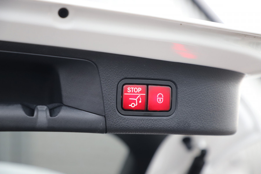 Mercedes-Benz GLA 250e AMG | 218PK | Pano | Sfeerverlichting | ACC | Widescreen | Stuurwielverw. | Trekhaak | Stoelverw. | 2025.