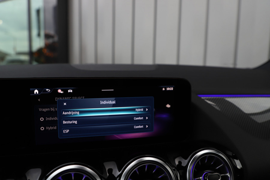 Mercedes-Benz GLA 250e AMG | 218PK | Pano | Sfeerverlichting | ACC | Widescreen | Stuurwielverw. | Trekhaak | Stoelverw. | 2025.