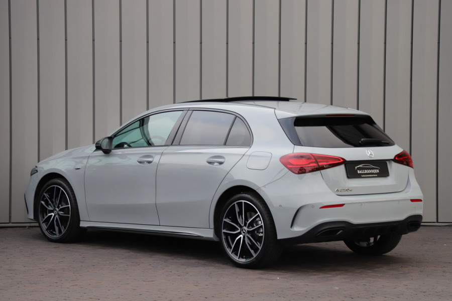 Mercedes-Benz A-Klasse 250e AMG | Panoramadak | Sfeerverlichting | ACC | Stuurwielverw. | Standkachel | Widescreen | 2025.