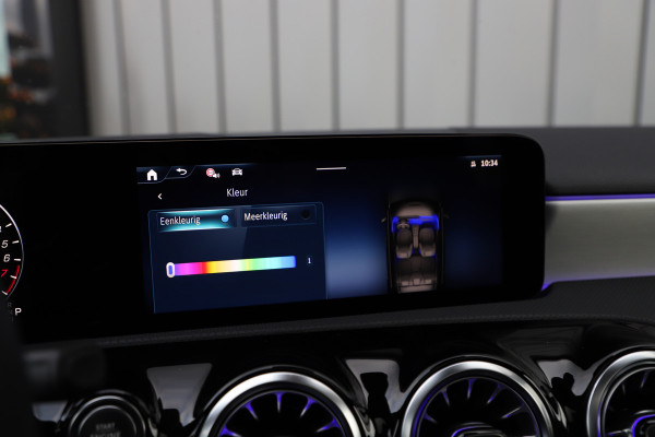 Mercedes-Benz A-Klasse 250e AMG | Panoramadak | Sfeerverlichting | ACC | Stuurwielverw. | Standkachel | Widescreen | 2025.