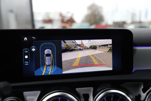 Mercedes-Benz A-Klasse 250e AMG | Panoramadak | Sfeerverlichting | ACC | Stuurwielverw. | Standkachel | Widescreen | 2025.