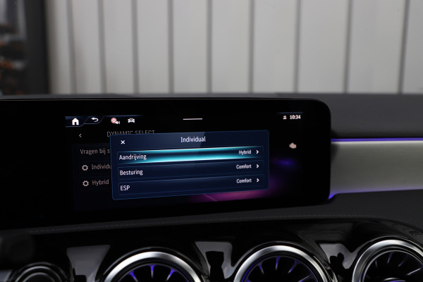 Mercedes-Benz A-Klasse 250e AMG | Panoramadak | Sfeerverlichting | ACC | Stuurwielverw. | Standkachel | Widescreen | 2025.