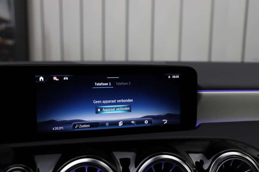 Mercedes-Benz A-Klasse 250e AMG | Panoramadak | Sfeerverlichting | ACC | Stuurwielverw. | Standkachel | Widescreen | 2025.