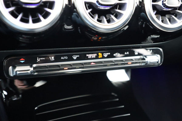 Mercedes-Benz A-Klasse 250e AMG | Panoramadak | Sfeerverlichting | ACC | Stuurwielverw. | Standkachel | Widescreen | 2025.