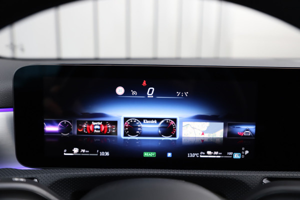 Mercedes-Benz A-Klasse 250e AMG | Panoramadak | Sfeerverlichting | ACC | Stuurwielverw. | Standkachel | Widescreen | 2025.