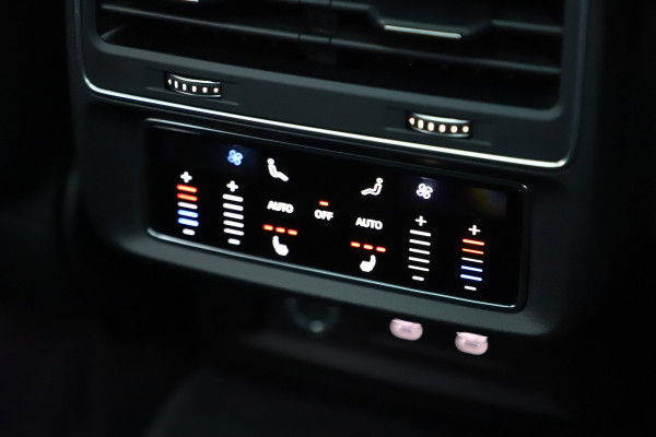 Audi RSQ8 4.0 TFSI quattro RSQ8-R ABT 1 of 125 | 740PK | Achterasbesturing | Luchtvering | Head-up | Carbon | Massage | B&O | Stuurwielver