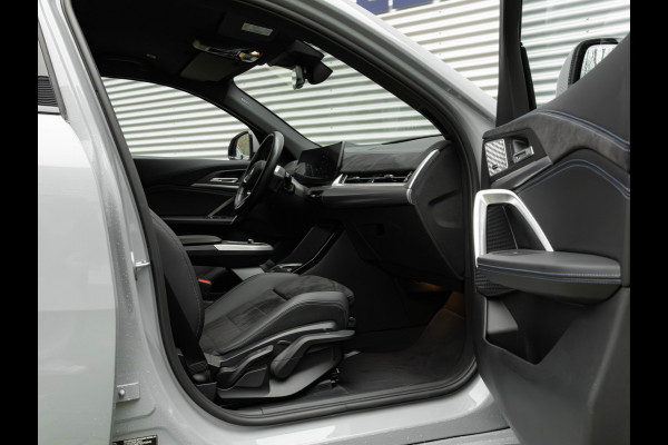 BMW iX2 xDrive30 M-Sport - Trekhaak - Driving + Parking Ass Plus - Head-Up - Harman Kardon