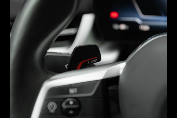 BMW iX2 xDrive30 M-Sport - Trekhaak - Driving + Parking Ass Plus - Head-Up - Harman Kardon