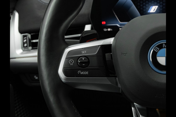 BMW iX2 xDrive30 M-Sport - Trekhaak - Driving + Parking Ass Plus - Head-Up - Harman Kardon