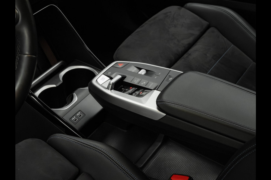 BMW iX2 xDrive30 M-Sport - Trekhaak - Driving + Parking Ass Plus - Head-Up - Harman Kardon