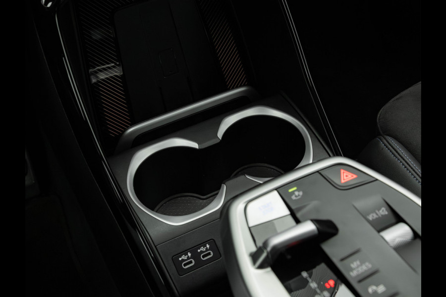 BMW iX2 xDrive30 M-Sport - Trekhaak - Driving + Parking Ass Plus - Head-Up - Harman Kardon