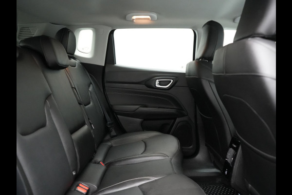 Jeep Compass 4xe 240 Electric S Plug In Hybrid 240pk Dealer O.H. PHEV | Adaptive Cruise | Camera | Lederen Sportstoelen & Stuur Verwarmd | Apple Carplay | Keyless | Navigatie | Virtual | DAB |