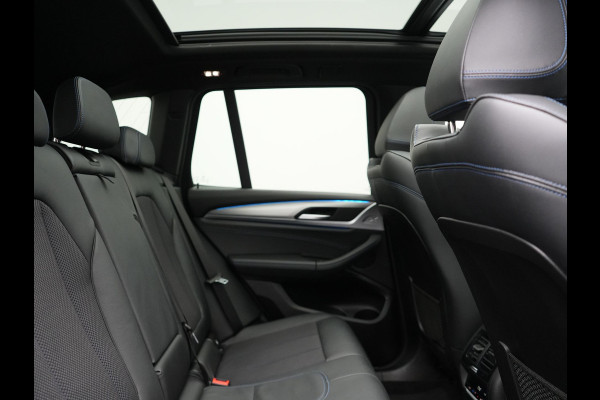 BMW X3 xDrive30e M Sport Plug In Hybrid 293pk Dealer O.H. PHEV | Panodak | Head Up | Camera | Lederen Sportstoelen Verwarmd | Sfeerverlichting | Keyless | Blis | Virtual | Navigatie | DAB |