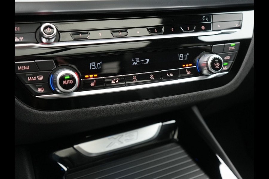 BMW X3 xDrive30e M Sport Plug In Hybrid 293pk Dealer O.H. PHEV | Panodak | Head Up | Camera | Lederen Sportstoelen Verwarmd | Sfeerverlichting | Keyless | Blis | Virtual | Navigatie | DAB |