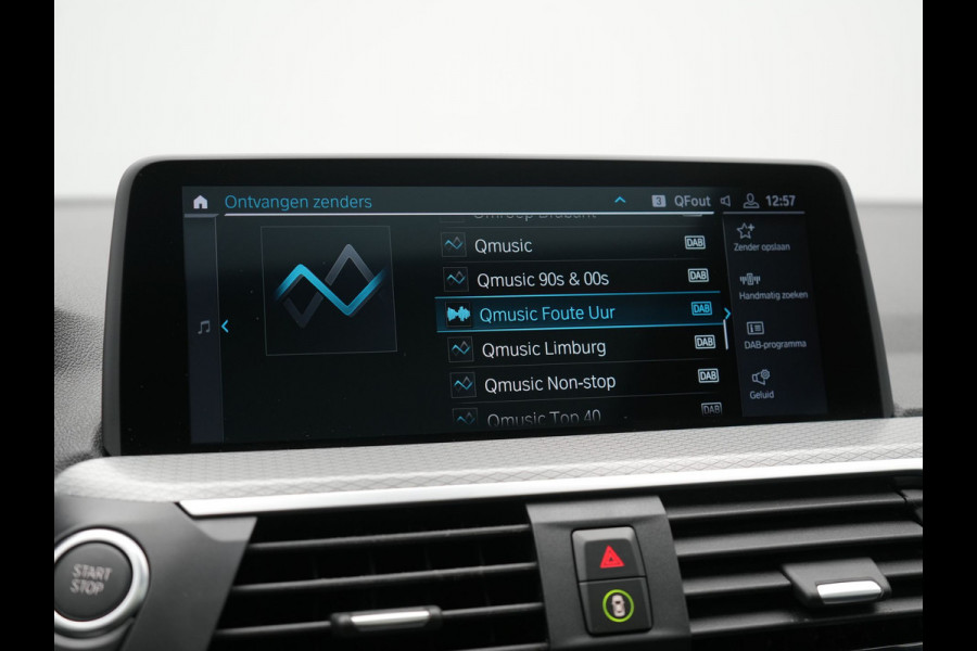 BMW X3 xDrive30e M Sport Plug In Hybrid 293pk Dealer O.H. PHEV | Panodak | Head Up | Camera | Lederen Sportstoelen Verwarmd | Sfeerverlichting | Keyless | Blis | Virtual | Navigatie | DAB |