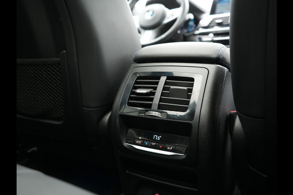 BMW X3 xDrive30e M Sport Plug In Hybrid 293pk Dealer O.H. PHEV | Panodak | Head Up | Camera | Lederen Sportstoelen Verwarmd | Sfeerverlichting | Keyless | Blis | Virtual | Navigatie | DAB |