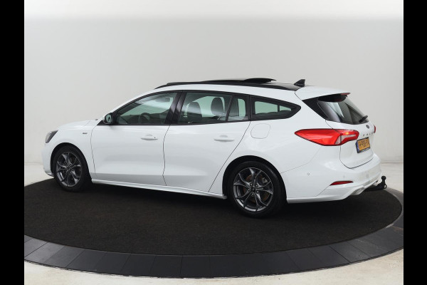 Ford Focus 1.0 EcoBoost ST Line | Panoramadak | Half leder | Trekhaak | Stoelverwarming | Carplay | Camera | Keyless | Navigatie | Climate control | Bluetooth | Parkeerhulp