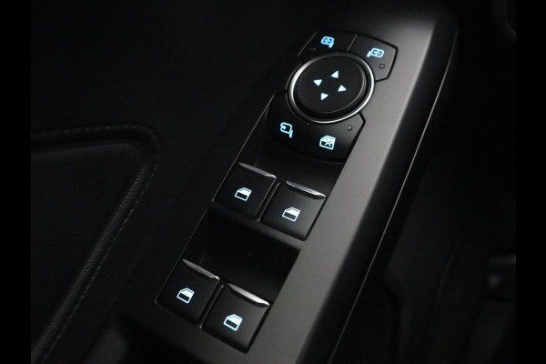 Ford Focus 1.0 EcoBoost ST Line | Panoramadak | Half leder | Trekhaak | Stoelverwarming | Carplay | Camera | Keyless | Navigatie | Climate control | Bluetooth | Parkeerhulp