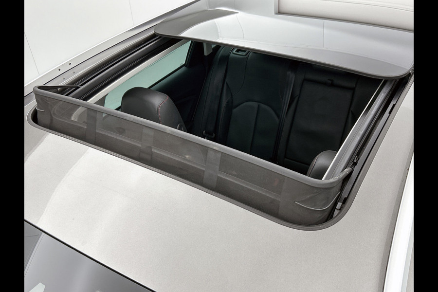 Seat Leon ST 1.8 TSI FR Business Intense(Goed OnderH, Panorama, Carplay, StoelV, Leder, Parkeersensoren V+A, Full Link, Etc)