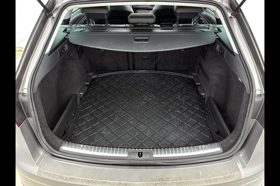 Seat Leon ST 1.8 TSI FR Business Intense(Goed OnderH, Panorama, Carplay, StoelV, Leder, Parkeersensoren V+A, Full Link, Etc)