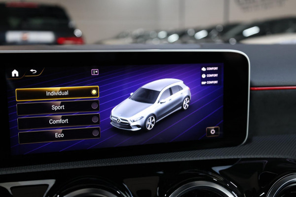 Mercedes-Benz A-Klasse 180 AMG Line LED/VIRTUAL/HALF LEER+ALCANTARA+S.VERWARMIN/18"LMV/CAM/ACC/ECC/12 MDN GARANTIE!