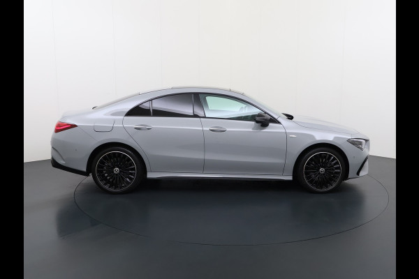 Mercedes-Benz CLA-Klasse 250 e AMG line | Alpinegrijs Pano HUD Memory 360 Camera