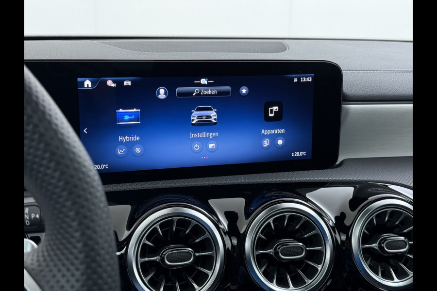Mercedes-Benz CLA-Klasse 250 e AMG line | Alpinegrijs Pano HUD Memory 360 Camera