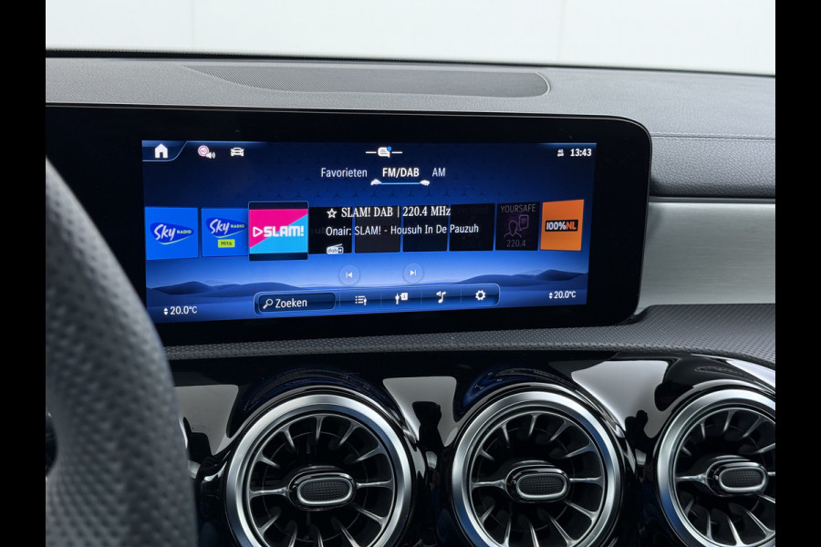 Mercedes-Benz CLA-Klasse 250 e AMG line | Alpinegrijs Pano HUD Memory 360 Camera