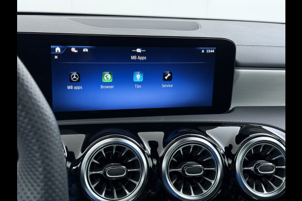 Mercedes-Benz CLA-Klasse 250 e AMG line | Alpinegrijs Pano HUD Memory 360 Camera