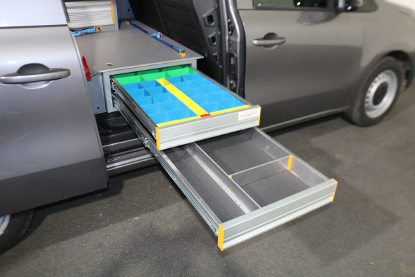 Renault Kangoo 1.5 Blue dCi 115 Extra L2 Automaat StoreVan inrichting