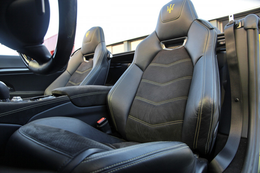 Maserati GranCabrio 4.7 Sport | AM Kleur | 1-1 | Carbon | Carplay