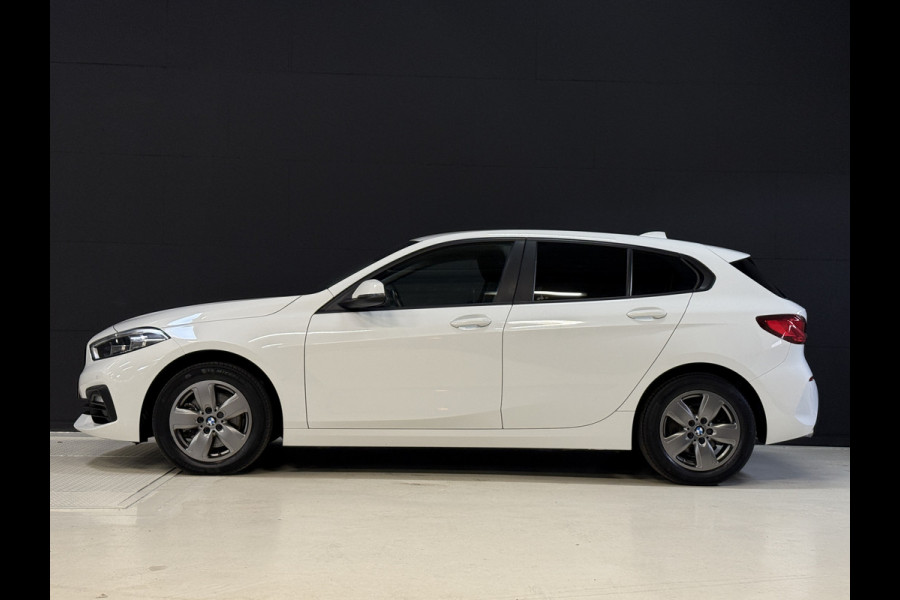 BMW 1-serie 116i Business Edition | Zwarte grill | Apple Carplay | DAB+ | PDC V+A