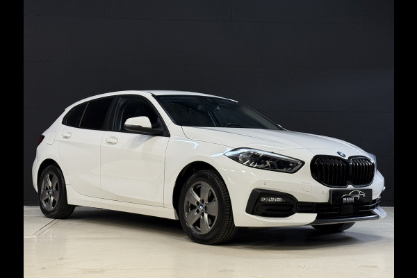 BMW 1-serie 116i Business Edition | Zwarte grill | Apple Carplay | DAB+ | PDC V+A