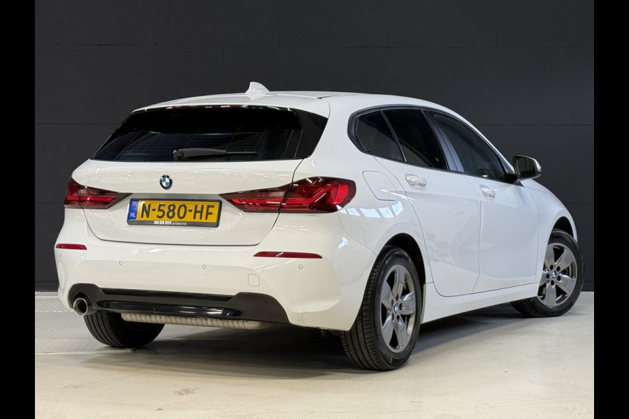BMW 1-serie 116i Business Edition | Zwarte grill | Apple Carplay | DAB+ | PDC V+A