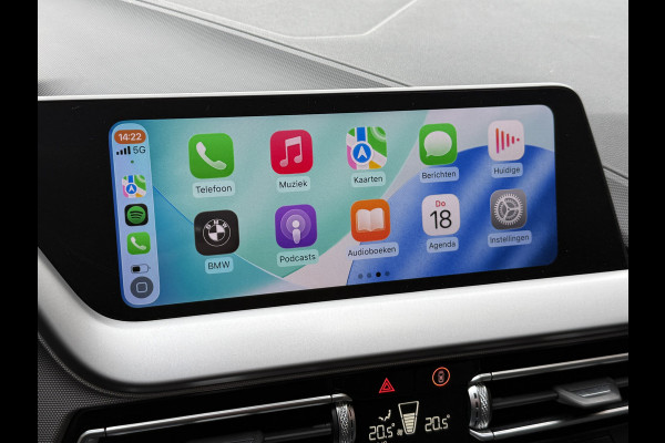BMW 1-serie 116i Business Edition | Zwarte grill | Apple Carplay | DAB+ | PDC V+A