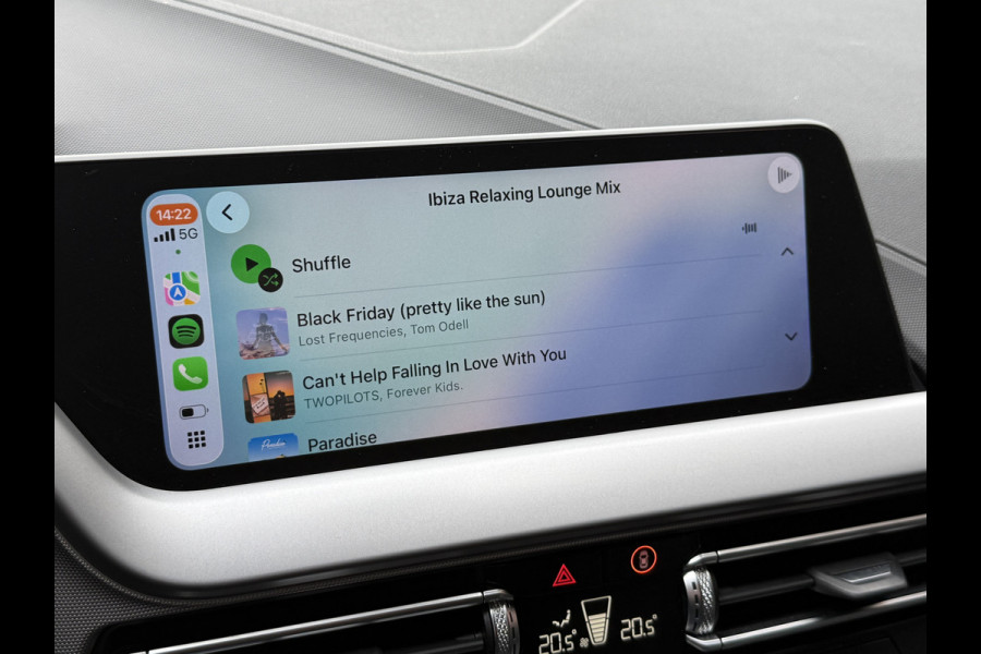 BMW 1-serie 116i Business Edition | Zwarte grill | Apple Carplay | DAB+ | PDC V+A