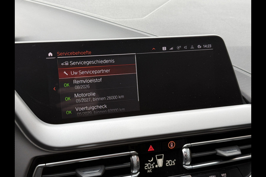 BMW 1-serie 116i Business Edition | Zwarte grill | Apple Carplay | DAB+ | PDC V+A