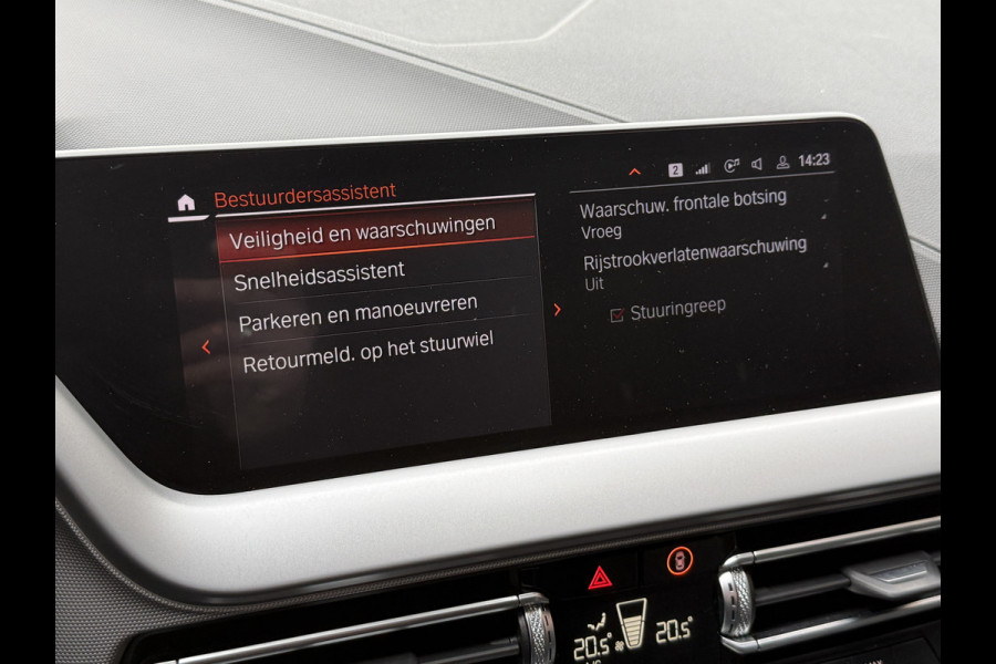 BMW 1-serie 116i Business Edition | Zwarte grill | Apple Carplay | DAB+ | PDC V+A