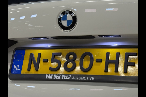 BMW 1-serie 116i Business Edition | Zwarte grill | Apple Carplay | DAB+ | PDC V+A