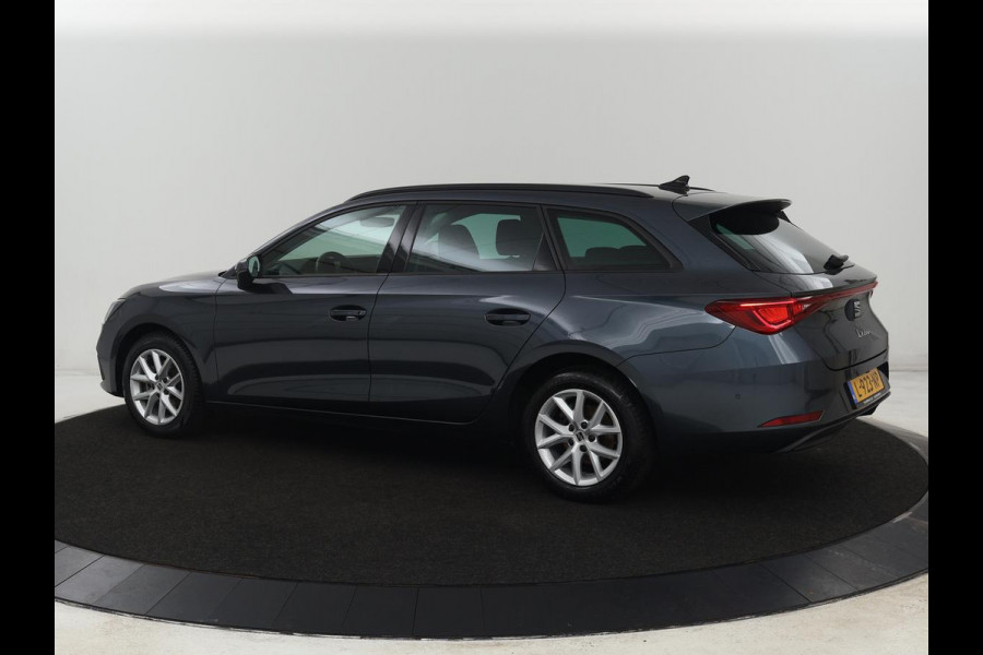 Seat Leon 1.0 TSI Style Intens | Stoelverwarming | Adaptive cruise | Camera | Carplay | Stuurverwarming | Navigatie | Keyless | Parkeerhulp | Climate control | Bluetooth | Full LED
