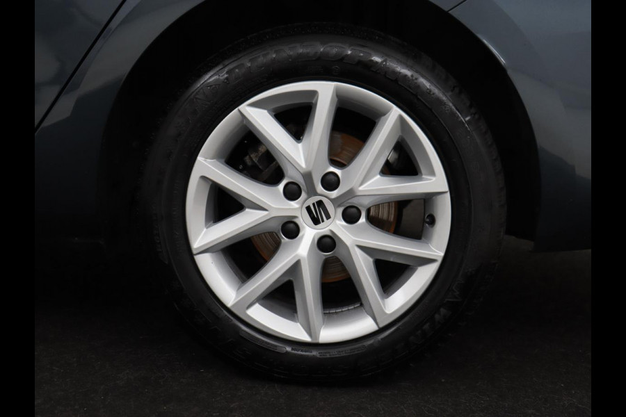 Seat Leon 1.0 TSI Style Intens | Stoelverwarming | Adaptive cruise | Camera | Carplay | Stuurverwarming | Navigatie | Keyless | Parkeerhulp | Climate control | Bluetooth | Full LED