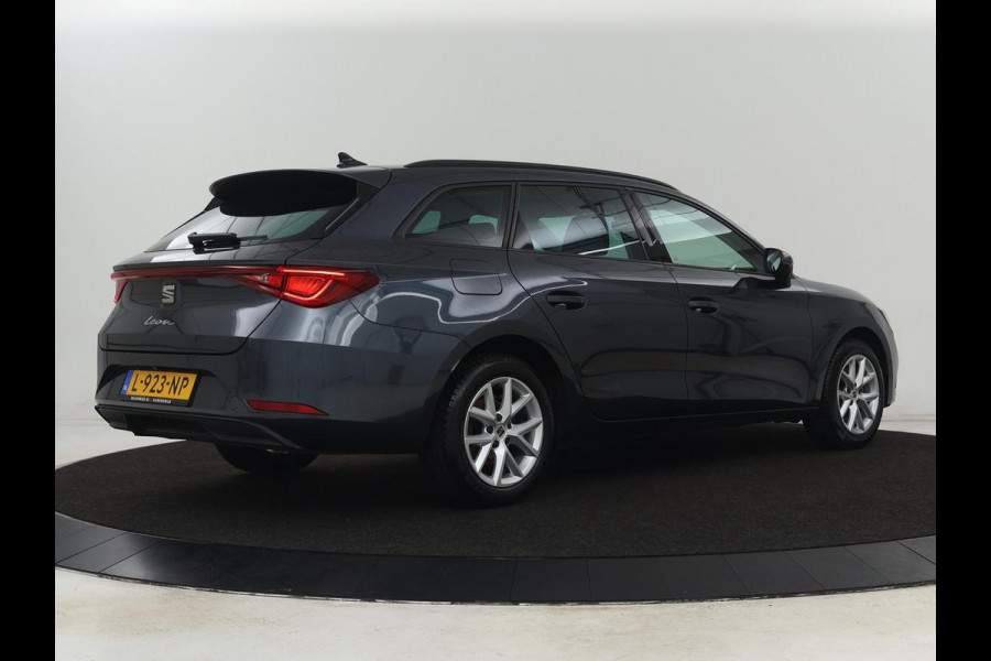 Seat Leon 1.0 TSI Style Intens | Stoelverwarming | Adaptive cruise | Camera | Carplay | Stuurverwarming | Navigatie | Keyless | Parkeerhulp | Climate control | Bluetooth | Full LED