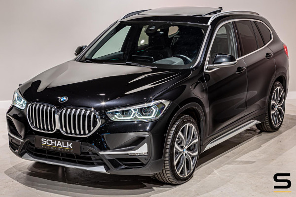 BMW X1 XDrive25e High Executive|NAP|1eig|Pano|HUD|Trekhaak