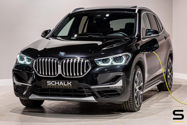 BMW X1 XDrive25e High Executive|NAP|1eig|Pano|HUD|Trekhaak