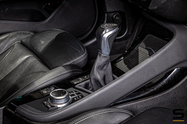 BMW X1 XDrive25e High Executive|NAP|1eig|Pano|HUD|Trekhaak