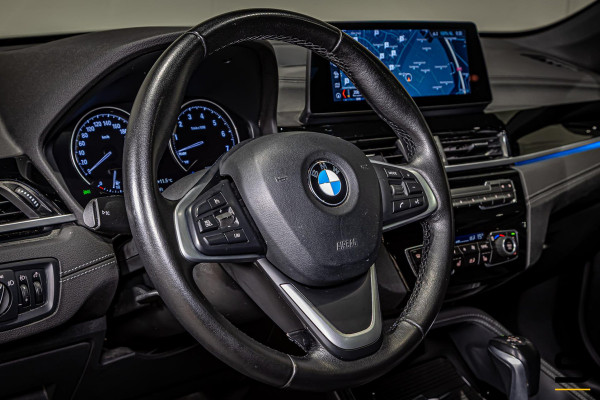 BMW X1 XDrive25e High Executive|NAP|1eig|Pano|HUD|Trekhaak
