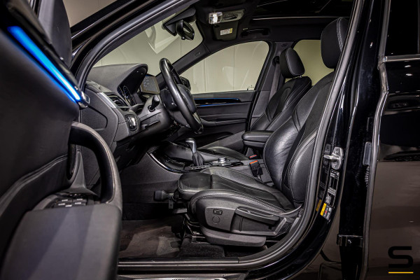 BMW X1 XDrive25e High Executive|NAP|1eig|Pano|HUD|Trekhaak