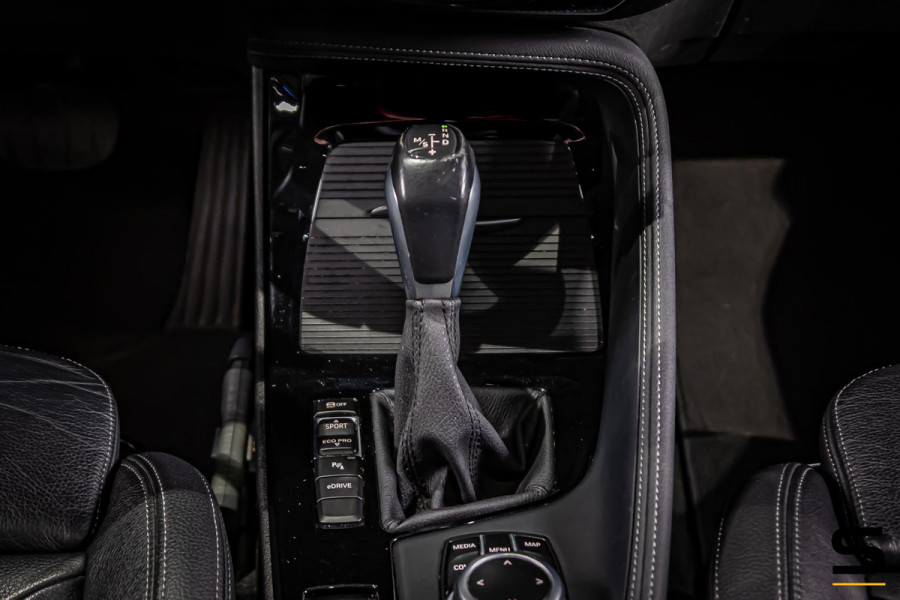 BMW X1 XDrive25e High Executive|NAP|1eig|Pano|HUD|Trekhaak