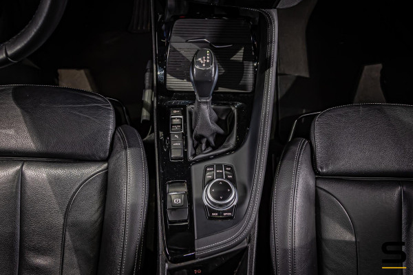 BMW X1 XDrive25e High Executive|NAP|1eig|Pano|HUD|Trekhaak